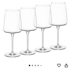 2x Modern Wine Glasses